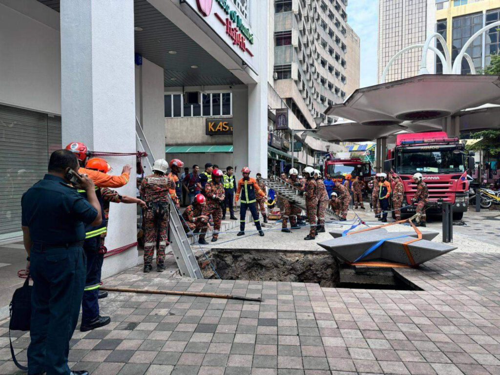 Kejadian lubang mendap Jalan Masjid India 